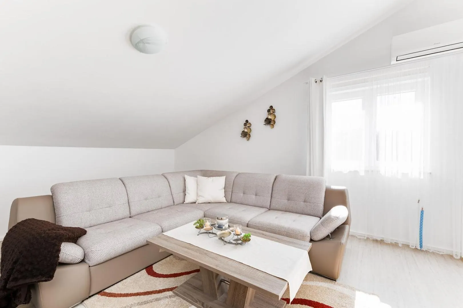 Apartment Anton Malinska 0*,  Croatia