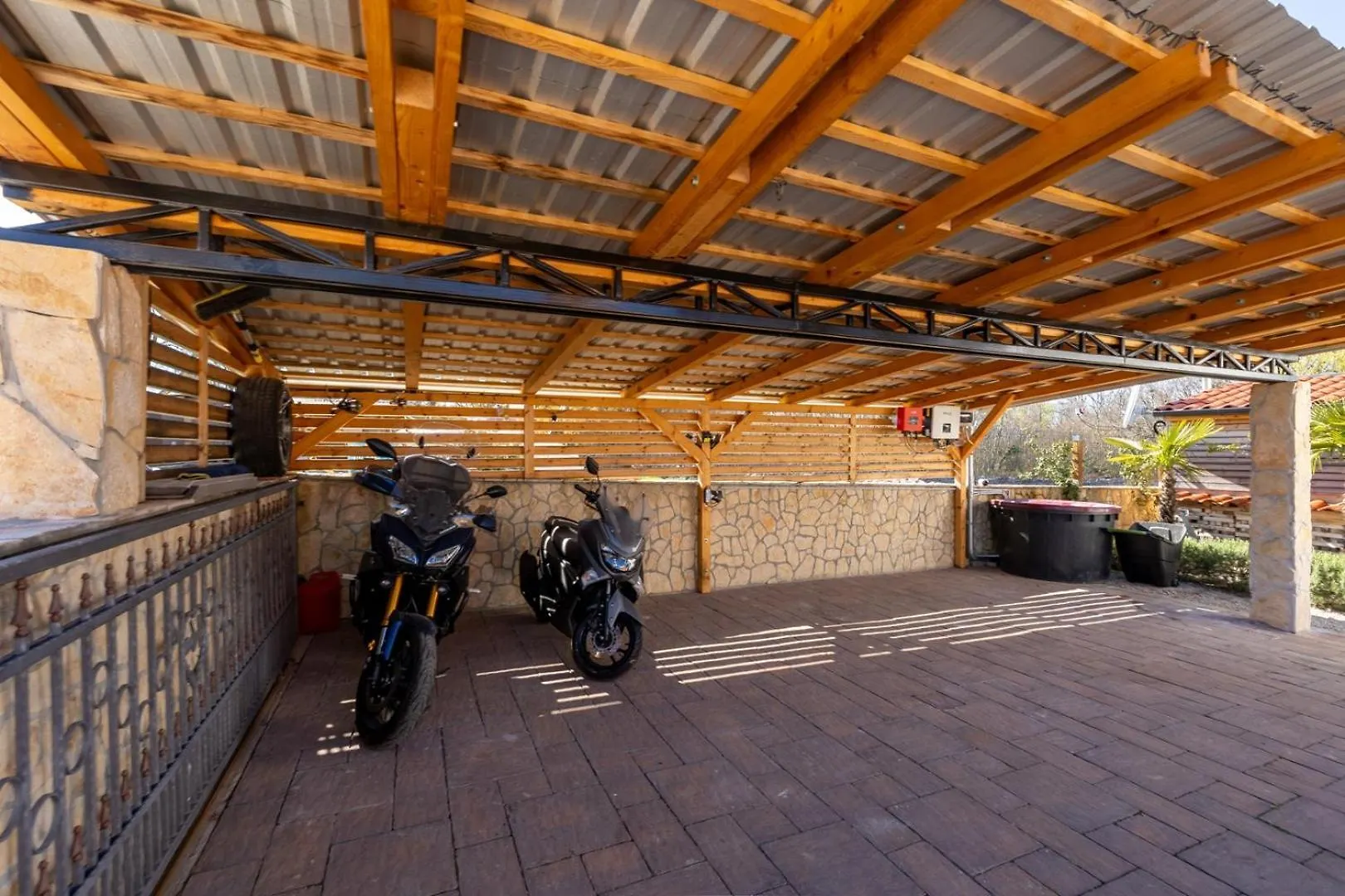 Apartment Anton Malinska 0*,  Croatia